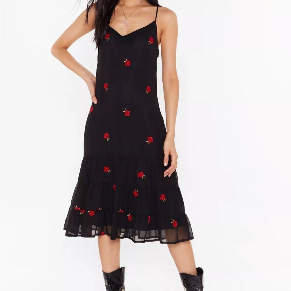 NASTY GAL Hold That Rose midi dress embroidered roses tiered ruffles lined US 4‎